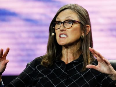 Cathie Wood All In: Alibaba Jadi Kisah Kebangkitan Teknologi 2025