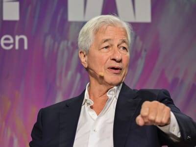 Jamie Dimon Tegaskan Pentingnya Fokus dan Etiket Rapat di Era Digital