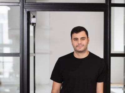 1001 AI: Memimpin Transformasi AI untuk Efisiensi Industri Penting di MENA