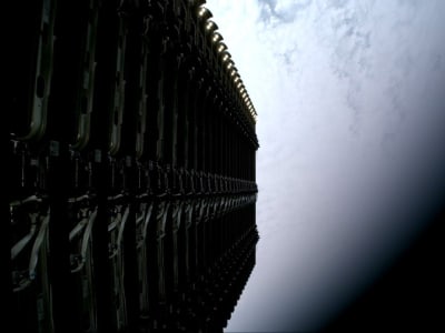 SpaceX Tembus 10.000 Satelit Starlink, Tantangan Orbit Mengintai