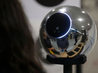 Verifikasi Identitas dengan Pemindaian Iris: Solusi Ampuh Lawan Bot dan Deepfake