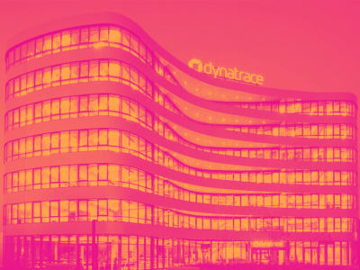 Kenali Perusahaan Dengan Kas Besar dan Potensi Tumbuh Berbeda di Pasar Saham