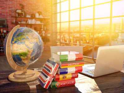 Kesempatan Investasi Saham Duolingo Setelah Turun 42% dan Penuh Inovasi AI