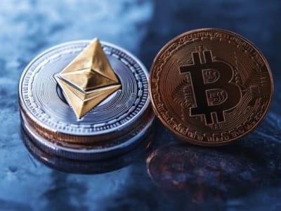 Kenapa Altseason Tak Kunjung Datang? Uang Malah Berputar Ke Bitcoin