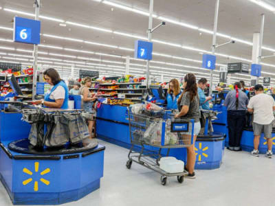 Walmart Memperkuat Bisnis dengan Membeli Pusat Perbelanjaan Sendiri