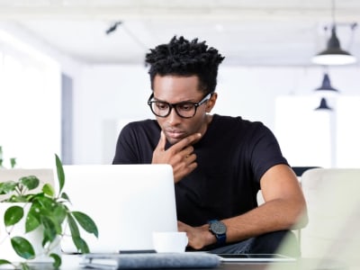 Lebih Baik Investasi di Taiwan Semiconductor dan Broadcom Daripada IonQ Sekarang