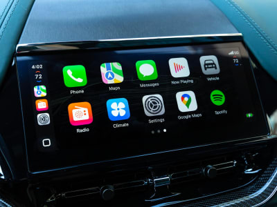 GM Akan Hapus Apple CarPlay dan Android Auto di Mobil Gas Secara Bertahap