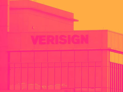 Saham Mid-Cap Pilihan: Peluang dan Risiko Dari Tiga Perusahaan Besar