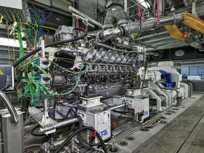 Rolls-Royce Uji Mesin Kapal Pertama Berbahan Bakar Metanol Hijau