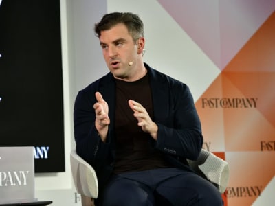 Kesepian di Puncak: Tantangan Mental yang Dihadapi Para CEO Besar Dunia