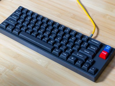 Ursa: Keycap Hitam Putih Baru yang Membuat Keyboard Topre Semakin Keren