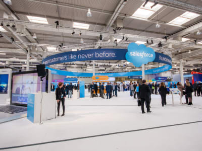 Kenapa Jim Cramer Optimis dengan Salesforce dan Pilihan Saham AI Terbaik