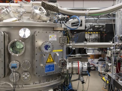 Penemuan Es XXI: Bentuk Es Baru yang Stabil pada Suhu Kamar dengan Tekanan Tinggi