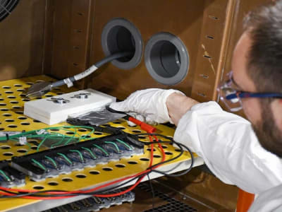 Baterai Ion Natrium Ramah Lingkungan dari Limbah Kayu: Alternatif Inovatif Penyimpanan Energi