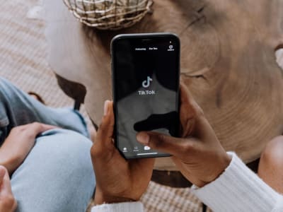 Bahaya Penipuan Online Menggunakan AI, TikTok Shop Perangi Produk Palsu