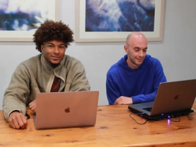 Mmotion: Aplikasi Temukan Teman Baru dan Tempat Sosial di Kota Besar