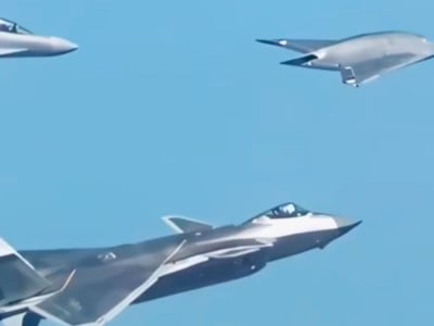 Kemajuan China: Drone GJ-11 dan J-20 Terbang Bersama Dalam Formasi Stealth