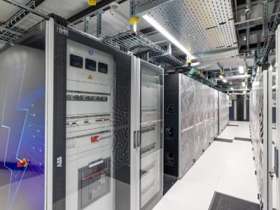 Superkomputer Eropa Pecahkan Rekor Simulasi Komputer Kuantum 50 Qubit