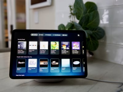 Echo Show Terbaru dari Amazon dengan Alexa Plus: Kuat Tapi Iklan Ganggu
