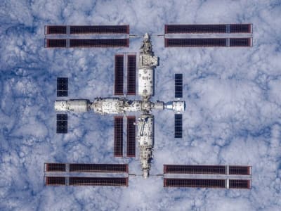 China Siap Selamatkan Tiga Astronot Terjebak di Tiangong karena Sampah Antariksa
