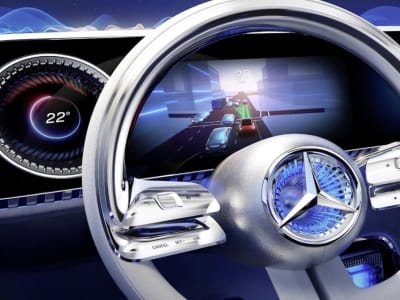 China Izinkan Tesla dan Mercedes Pakai Asisten AI di Mobil Pertama Kali