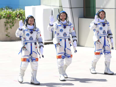 Misi Shenzhou-20 Terlambat Pulang Akibat Puing Antariksa, Rekor Baru Ditetapkan