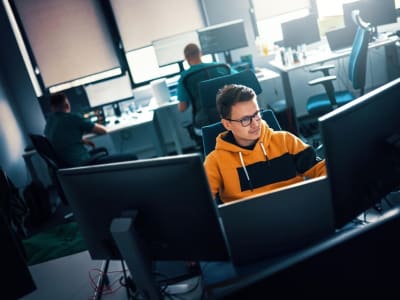 Bagaimana AI Mengubah Peran Insinyur Junior Menjadi Lebih Cerdas dan Kontekstual