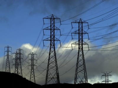 Mengapa Ketahanan Cuaca Penting: Belajar dari Keberhasilan Energi dan Infrastruktur