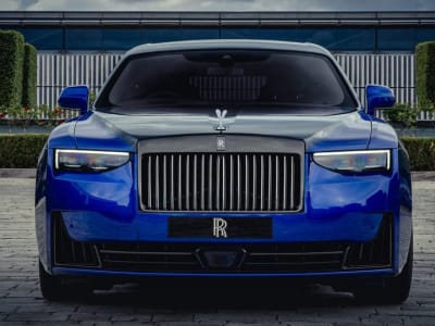 Rolls-Royce Black Badge Ghost Gamer: Mobil Mewah dengan Sentuhan Video Game Klasik