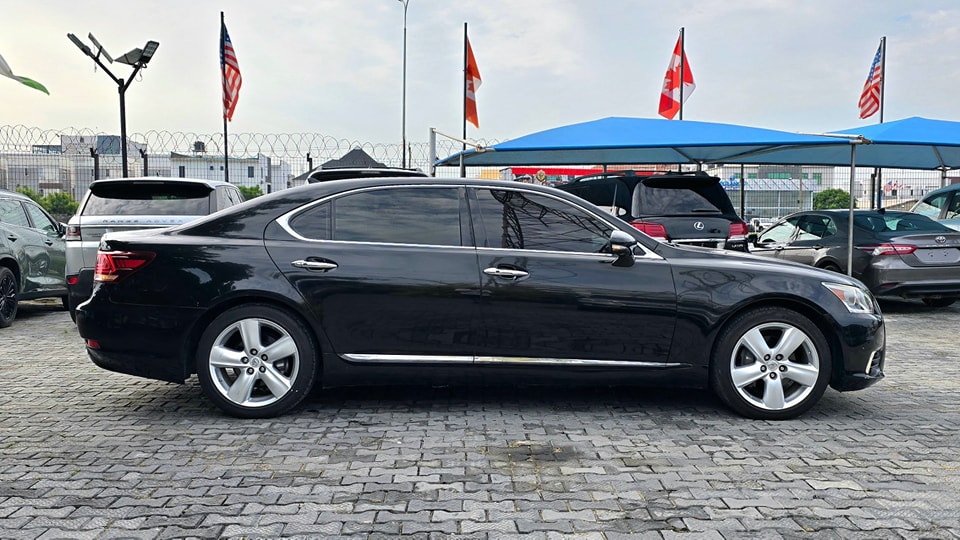 LEXUS LS460 2012 luxury edition