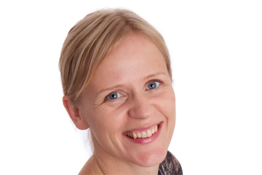 Regína Bjarnadóttir has been hired as a director of development projects with Aurora Foundation