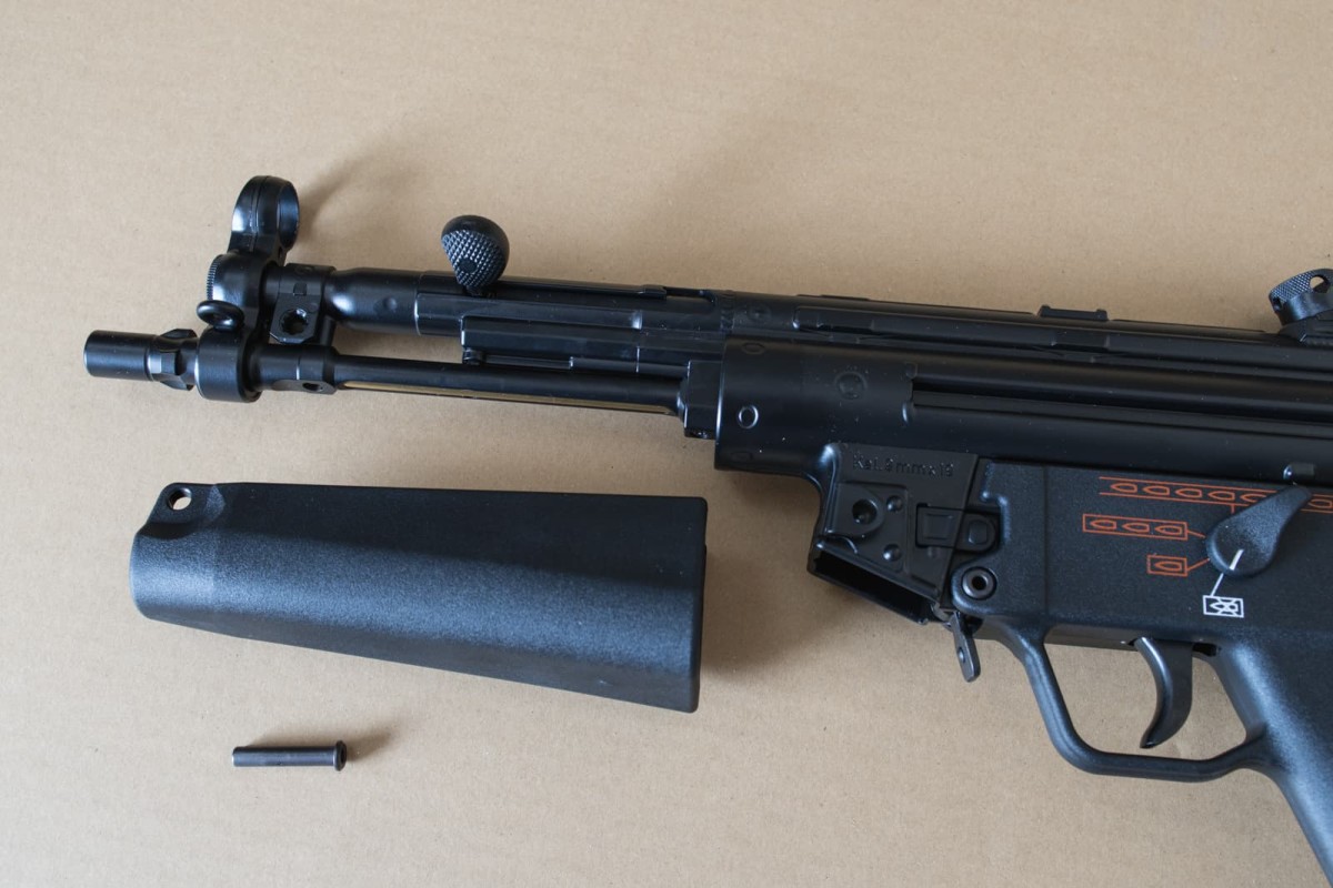 純正ハンドガードを取り外す