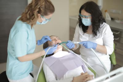 dental assistant career overview