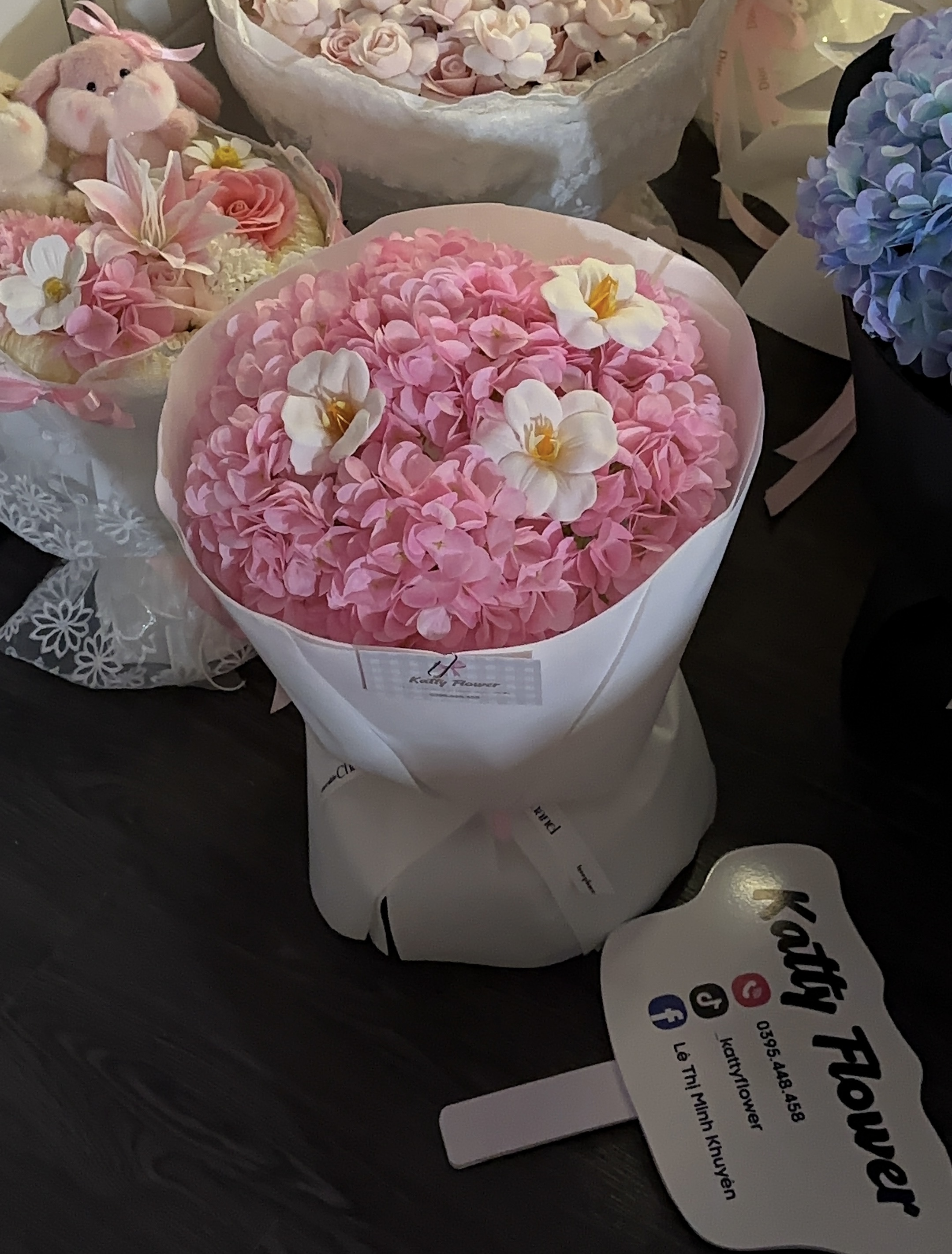 Bó cẩm tú cầu size trung — Hoa lụa