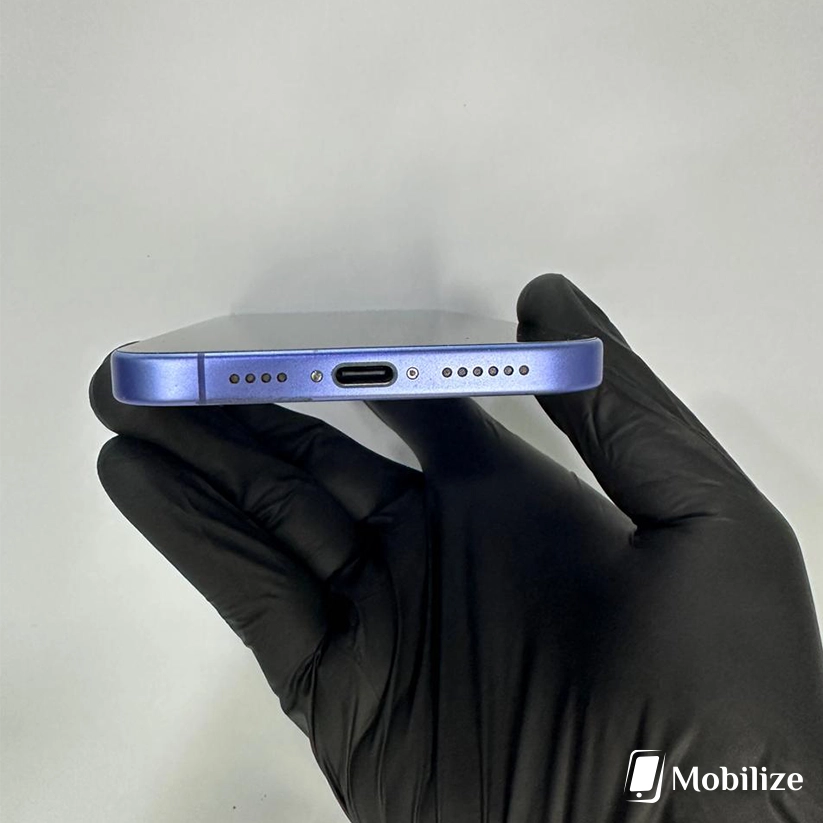 iPhone 16 White