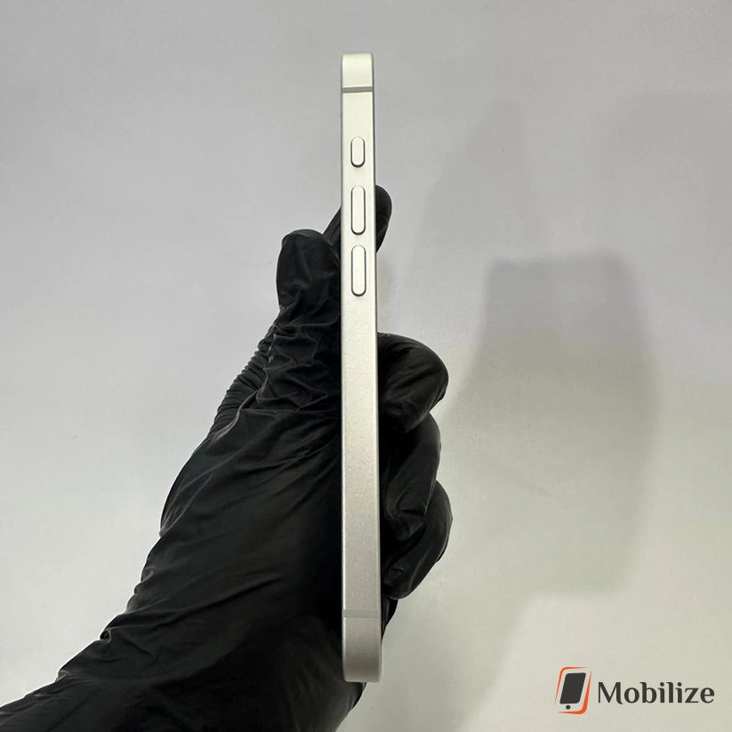 iPhone 16e Black