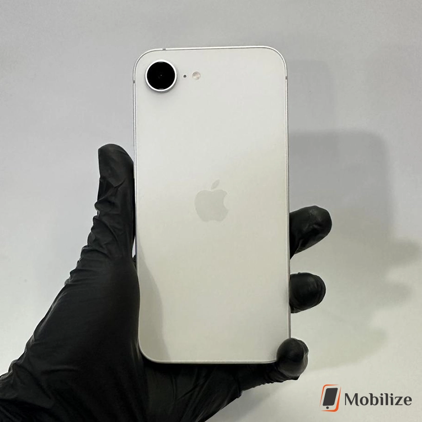 iPhone 16e White