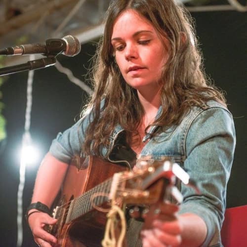 Jessie Reid at Cafe #9