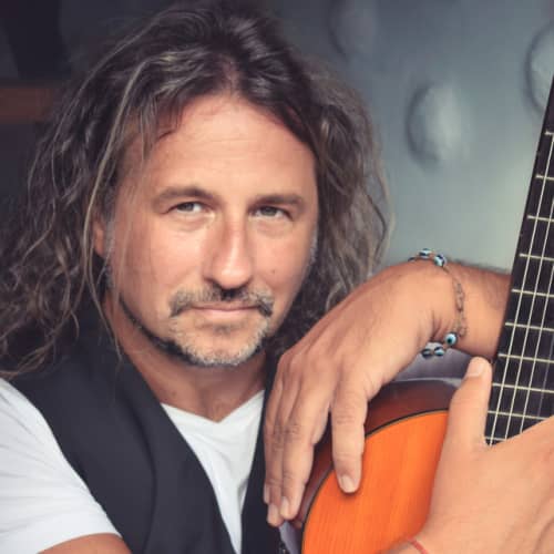 An evening with Martin Alvarado at Cafe No9 (the second of two back to back shows) at Cafe #9