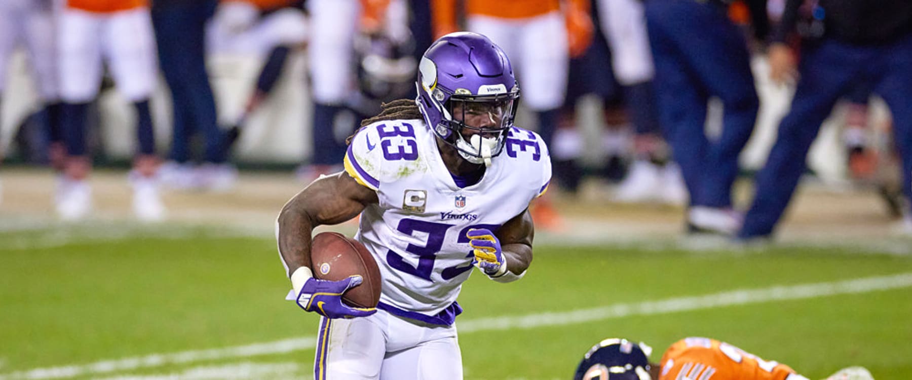 Minnesota Vikings RB Dalvin Cook carted off with shoulder injury, to have  MRI on Monday - ESPN