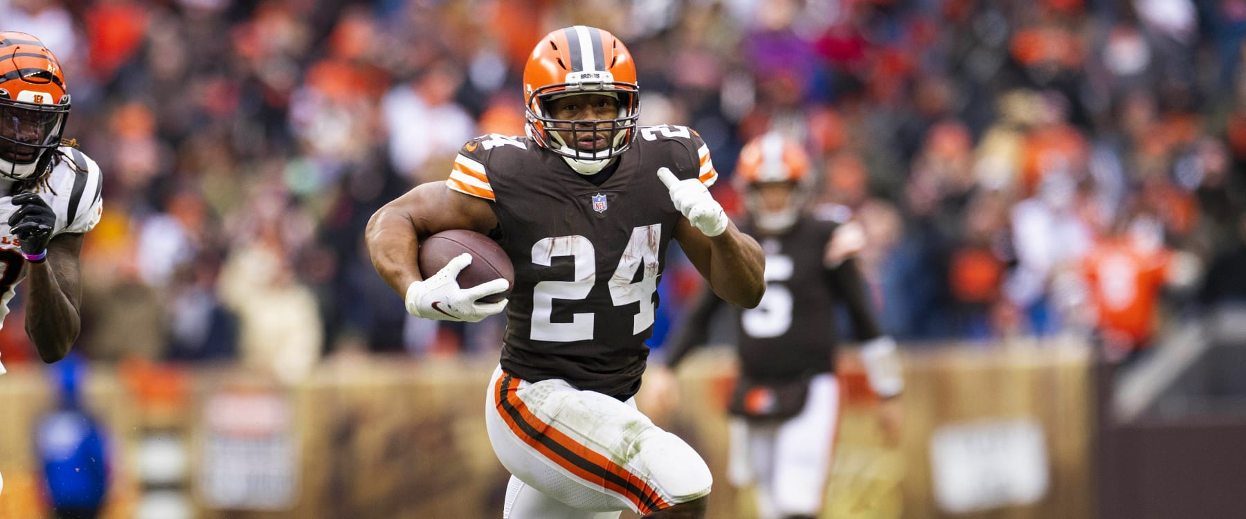 Browns star RB Nick Chubb undergoes knee surgery, will need 2nd