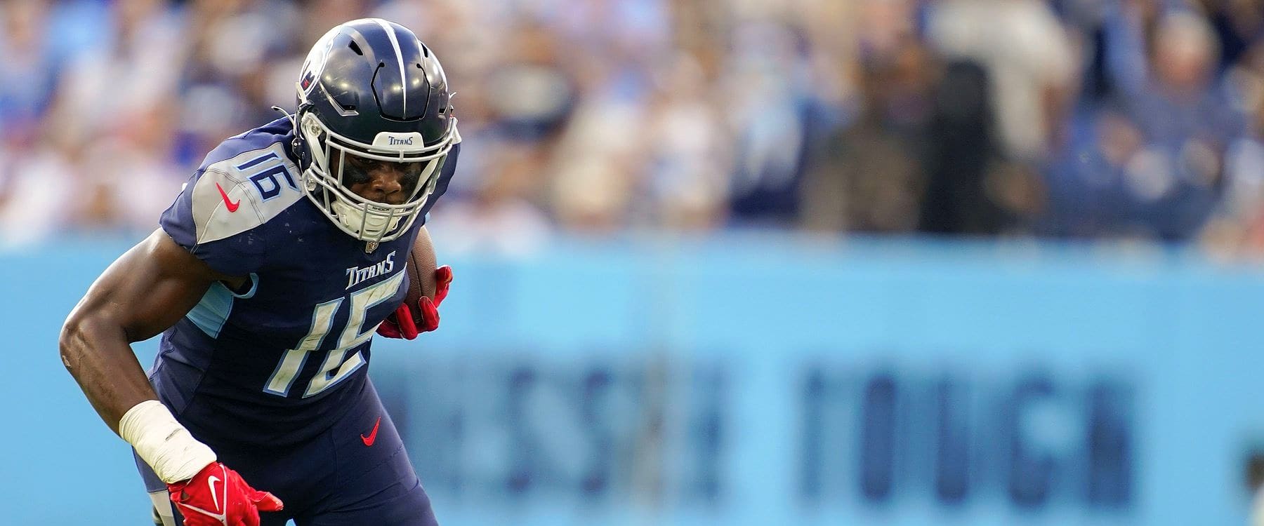 Tennessee Titans wide receiver Treylon Burks carted off at practice with  leg injury