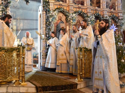 Епископ Усманский Евфимий возглавил Богослужение Рождественского сочельника во Владимирском соборе мужского монастыря г. Задонска