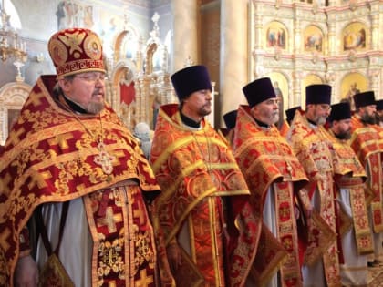 В день поминовения усопших воинов в кафедральном соборе г. Липецка состоялось архиерейское богослужение