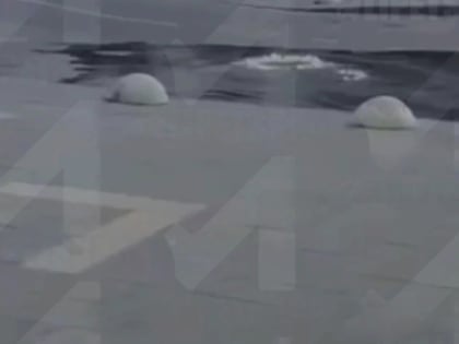 В центре Липецка забил канализационный гейзер