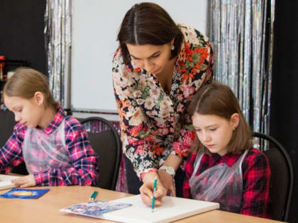 Волшебные зимние картины написали участники мастер-класса Светланы Степановой