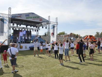 Семейно-спортивный фестиваль «Елец - энергия позитива» зарядил стадион «Труд»