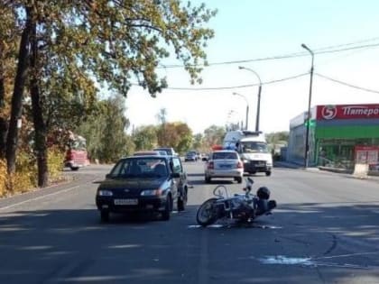 Водитель мотоцикла пострадал в ДТП в Липецке