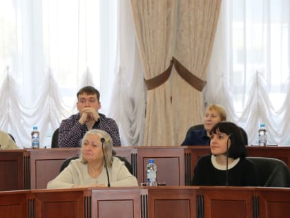 В Липецком горсовете вручили сертификаты выпускникам «Школы грамотного потребителя»