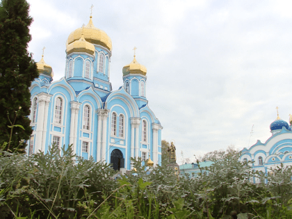 Старосту прихода церкви в селе под Липецком обманули на 25 тысяч при сборке купола